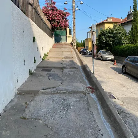 L'oustalet アパート *